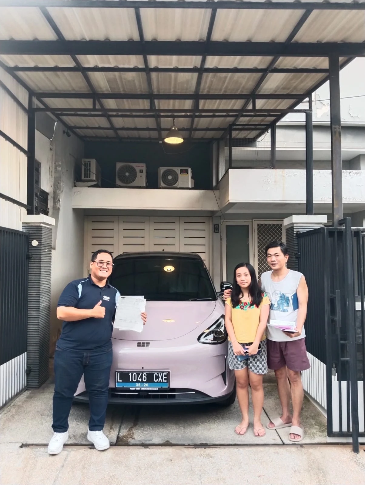 Dokumentasi serah terima unit Geely Ambara Gubeng Surabaya
